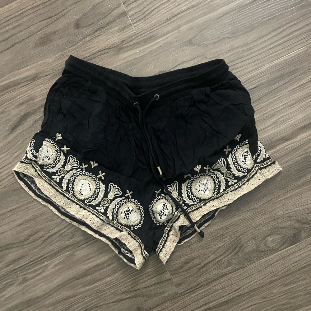Embroidered Shorts with String